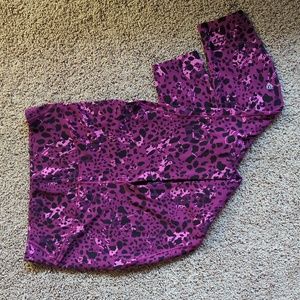 Lululemon Base Pace High-Rise Running Tight 25" Cheetah Camo Magenta Size 12